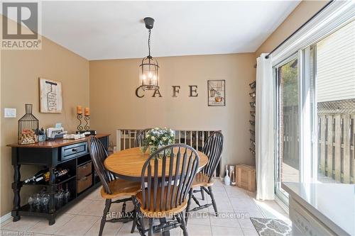 5991 Andrea Drive, Niagara Falls, ON - Indoor Photo Showing Dining Room