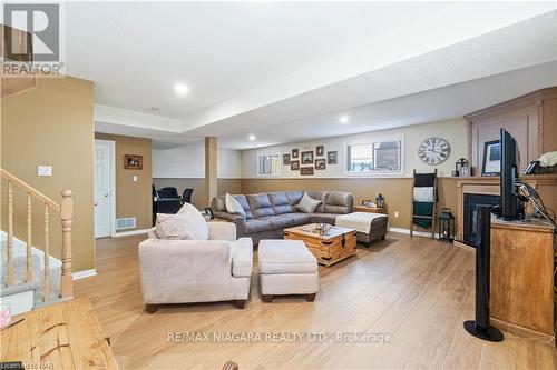 5991 Andrea Drive, Niagara Falls, ON - Indoor