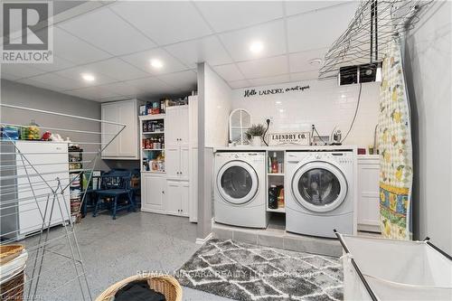 5991 Andrea Drive, Niagara Falls, ON - Indoor Photo Showing Laundry Room