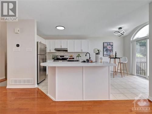 304 Statewood Drive, Ottawa, ON - Indoor Photo Showing Kitchen