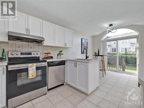 304 Statewood Drive, Ottawa, ON - Indoor Photo Showing Kitchen