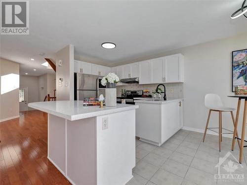 304 Statewood Drive, Ottawa, ON - Indoor Photo Showing Kitchen