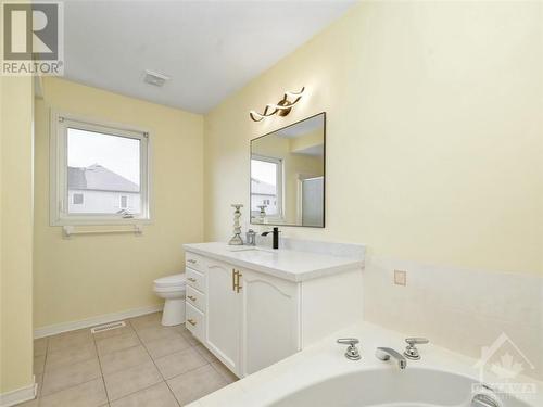 304 Statewood Drive, Ottawa, ON - Indoor Photo Showing Bathroom