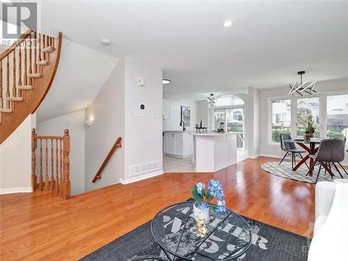 304 Statewood Drive, Ottawa, ON - Indoor Photo Showing Living Room