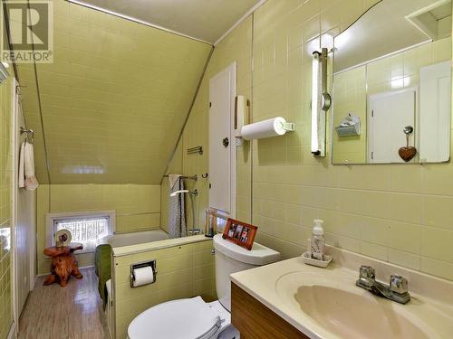 5680 Cherry Street, South Dundas, ON - Indoor Photo Showing Bathroom