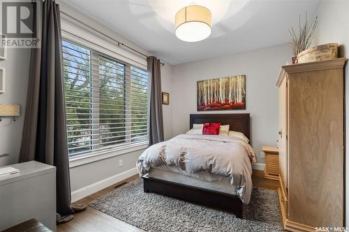 711 8Th Avenue N, Saskatoon, SK - Indoor Photo Showing Bedroom