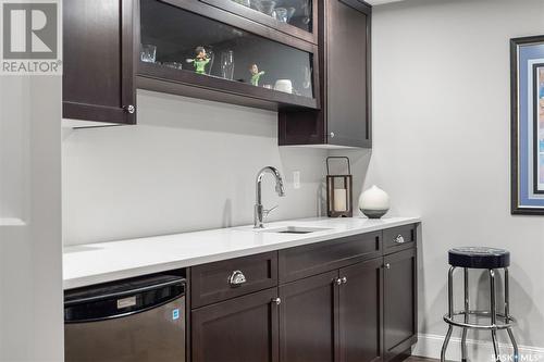 711 8Th Avenue N, Saskatoon, SK - Indoor Photo Showing Kitchen