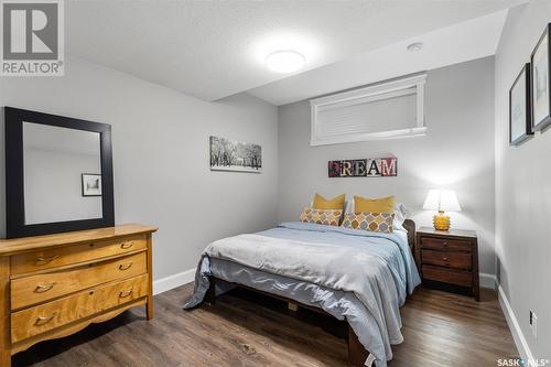 711 8Th Avenue N, Saskatoon, SK - Indoor Photo Showing Bedroom