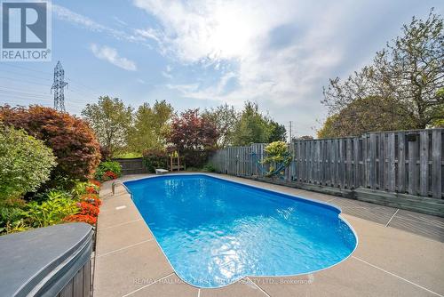 27 Dorvis Drive, Whitby (Blue Grass Meadows), ON - Outdoor With In Ground Pool