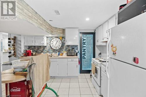 1258 6 Highway N, Hamilton, ON - Indoor Photo Showing Kitchen