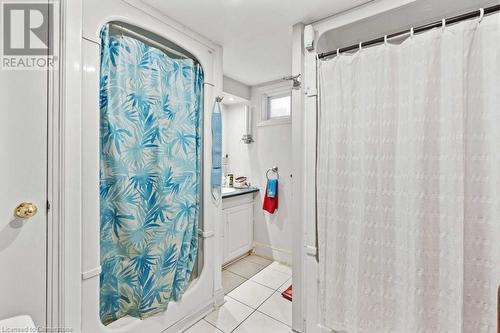 1258 6 Highway N, Hamilton, ON - Indoor Photo Showing Bathroom