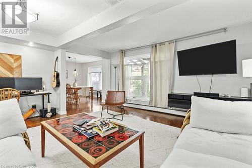 1258 6 Highway N, Hamilton, ON - Indoor Photo Showing Living Room