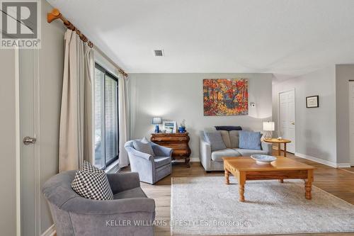 116 - 300 Everglade Crescent, London, ON - Indoor Photo Showing Living Room