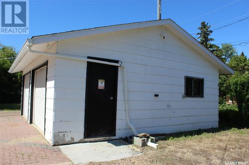 242 Cedar Avenue N, Eastend, SK - Outdoor With Exterior