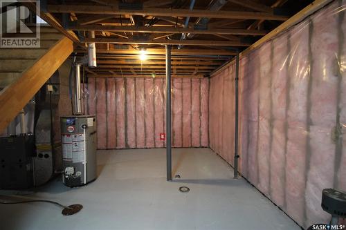 242 Cedar Avenue N, Eastend, SK - Indoor Photo Showing Basement