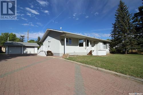 242 Cedar Avenue N, Eastend, SK - Outdoor