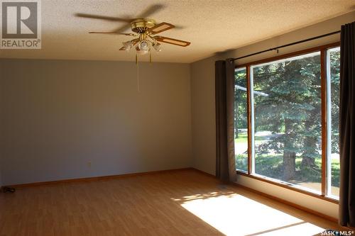 242 Cedar Avenue N, Eastend, SK - Indoor Photo Showing Other Room