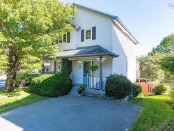 246 Crichton Avenue  Dartmouth, NS B3A 3S1