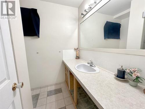 221 Fenchurch Avenue, Princeton, BC - Indoor Photo Showing Bathroom