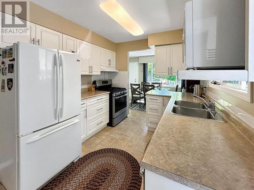 221 Fenchurch Avenue, Princeton, BC - Indoor Photo Showing Kitchen With Double Sink