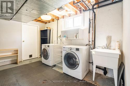 498 Sparling Crescent, Burlington, ON - Indoor Photo Showing Laundry Room