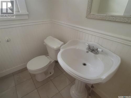 2148 Argyle Street, Regina, SK - Indoor Photo Showing Bathroom