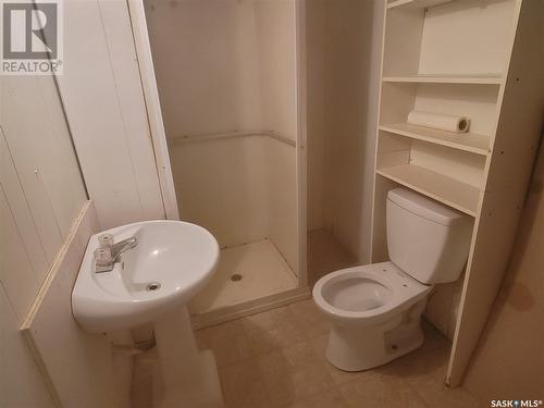 2148 Argyle Street, Regina, SK - Indoor Photo Showing Bathroom