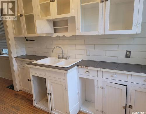 2148 Argyle Street, Regina, SK - Indoor Photo Showing Kitchen With Double Sink