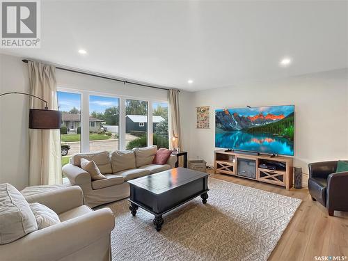 1651 93Rd Street, North Battleford, SK - Indoor Photo Showing Living Room