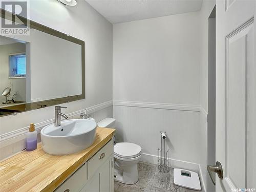 1651 93Rd Street, North Battleford, SK - Indoor Photo Showing Bathroom