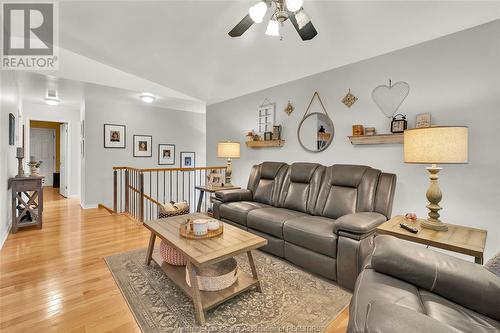 3672 Deerbrook, Windsor, ON - Indoor Photo Showing Living Room