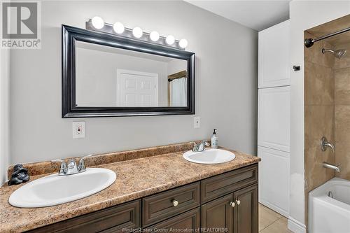 854 Townline Road, Kingsville, ON - Indoor Photo Showing Bathroom