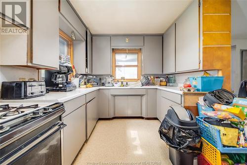 7008 Main Street, Lakeshore, ON - Indoor Photo Showing Kitchen With Double Sink