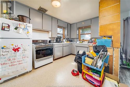 7008 Main Street, Lakeshore, ON - Indoor Photo Showing Kitchen