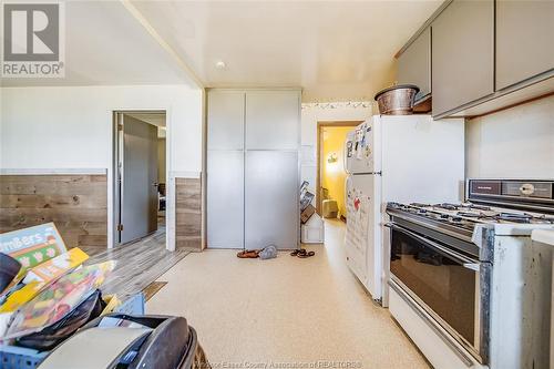 7008 Main Street, Lakeshore, ON - Indoor Photo Showing Kitchen