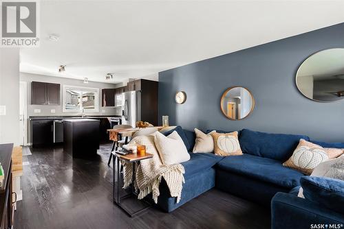 5109 Beacon Way, Regina, SK - Indoor Photo Showing Living Room