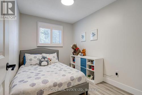 36 Telfer Court, Brant (Paris), ON - Indoor Photo Showing Bedroom