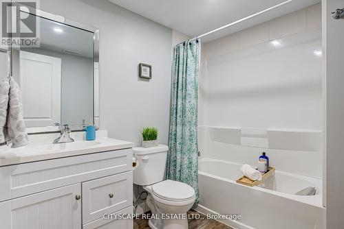 36 Telfer Court, Brant (Paris), ON - Indoor Photo Showing Bathroom