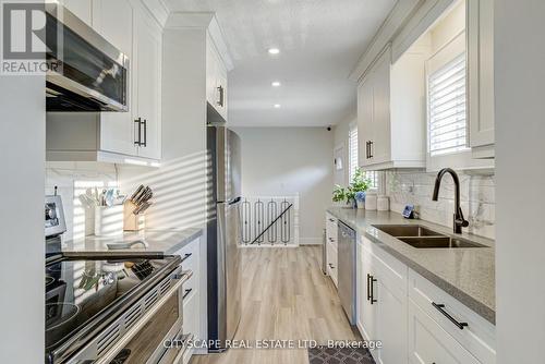 36 Telfer Court, Brant (Paris), ON - Indoor Photo Showing Kitchen With Stainless Steel Kitchen With Double Sink With Upgraded Kitchen