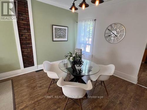 27 Woodbine Crescent, Hamilton (Strathcona), ON - Indoor Photo Showing Dining Room