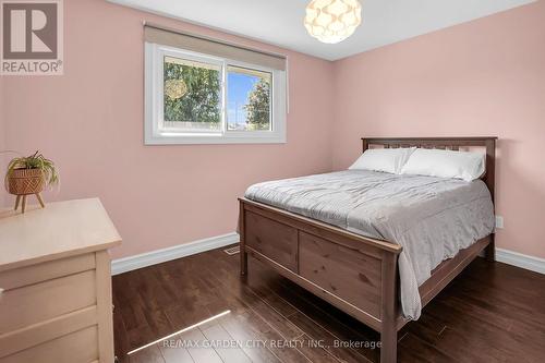 4181 Highland Park Drive, Lincoln, ON - Indoor Photo Showing Bedroom