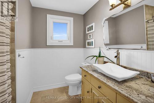 4181 Highland Park Drive, Lincoln, ON - Indoor Photo Showing Bathroom