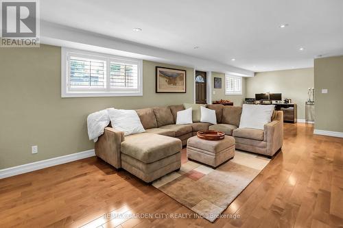 4181 Highland Park Drive, Lincoln, ON - Indoor Photo Showing Living Room