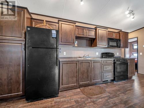 319 - 1501 Line 8 Road, Niagara-On-The-Lake, ON - Indoor Photo Showing Kitchen