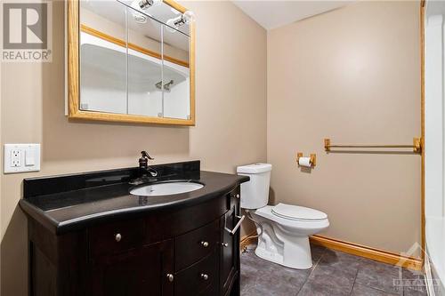 30 Halton Street, Perth, ON - Indoor Photo Showing Bathroom