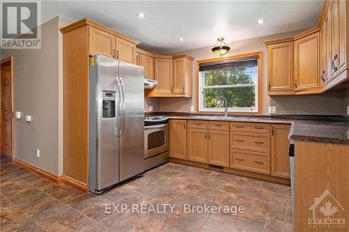 30 Halton Street, Perth, ON - Indoor Photo Showing Kitchen