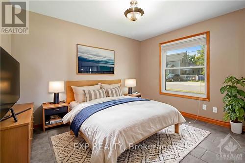 30 Halton Street, Perth, ON - Indoor Photo Showing Bedroom