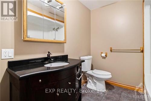 30 Halton Street, Perth, ON - Indoor Photo Showing Bathroom