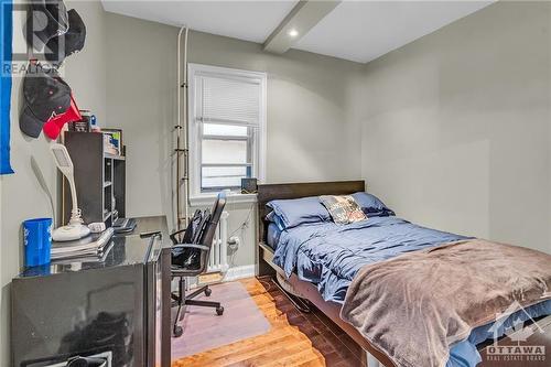 327 Somerset Street E, Ottawa, ON - Indoor Photo Showing Bedroom