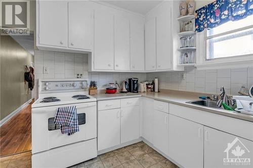 327 Somerset Street E, Ottawa, ON - Indoor Photo Showing Kitchen